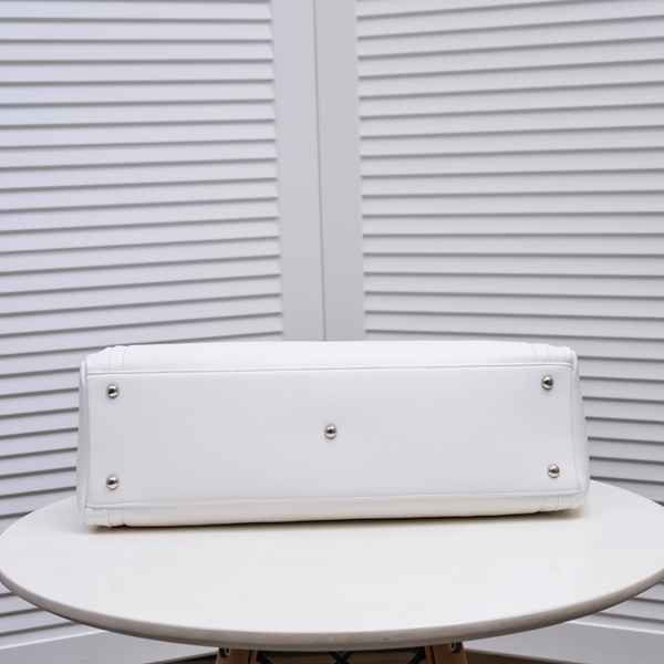 シャネルバッグ内部構造